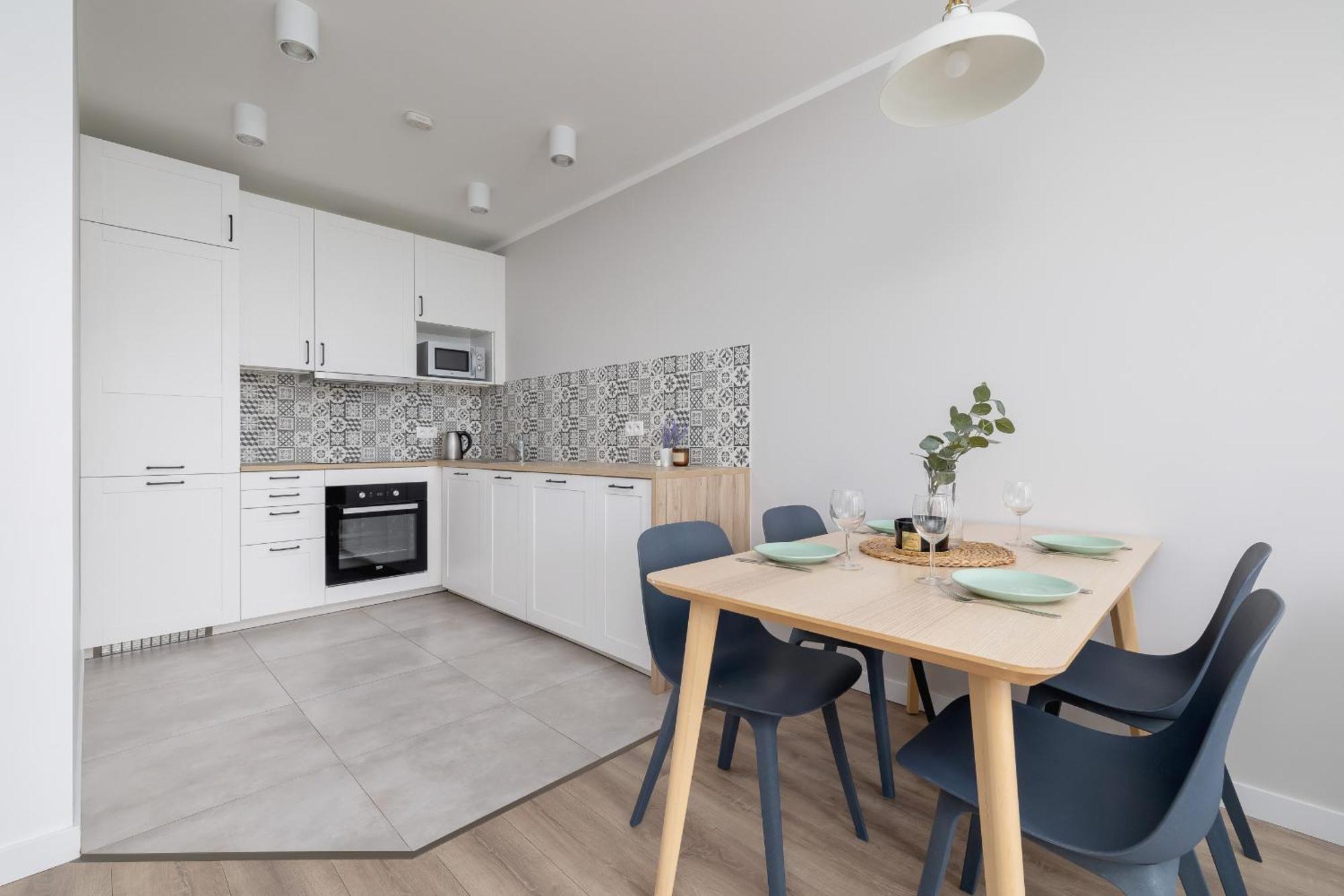 Apartament Subtle Grey With Furnished Balcony And Parking In By Renters Kraków